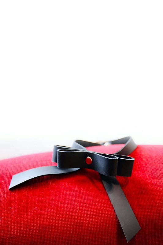 Stylish Leather Choker Neck Accessory with Bow Tie at Back