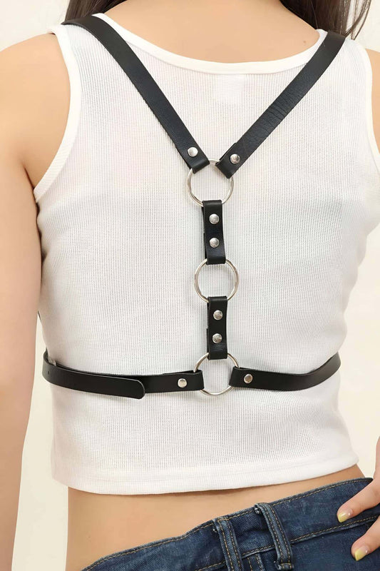Stylish Leather Harness with Back Ring Detail