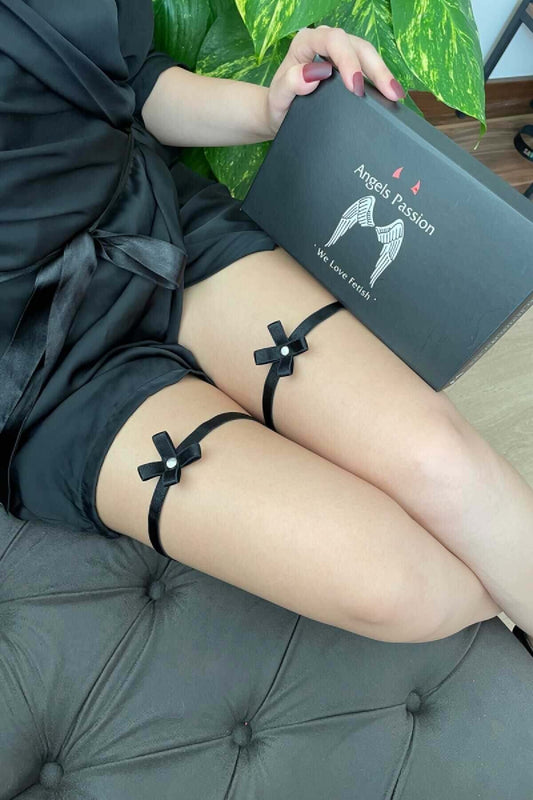 Black Stylish Leg Band