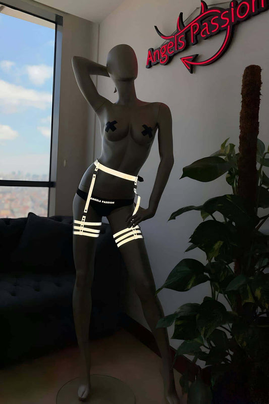 Special Leg Harness Glowing in the Dark with White Reflector