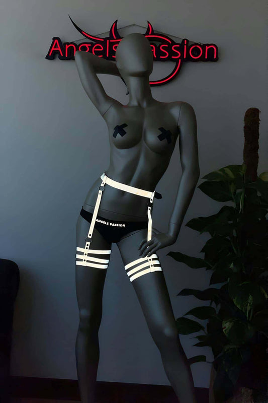 Special Leg Harness Glowing in the Dark with White Reflector