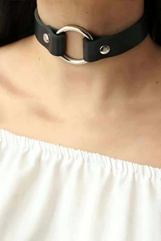 Adjustable Stylish Leather Choker with Single Ring Detail