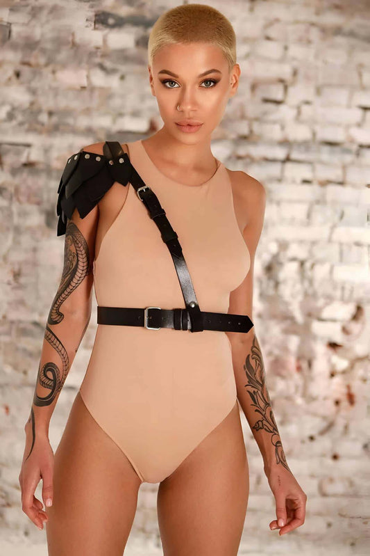 Stylish Single Shoulder Leather Belt with Leaf Detail on the Shoulder